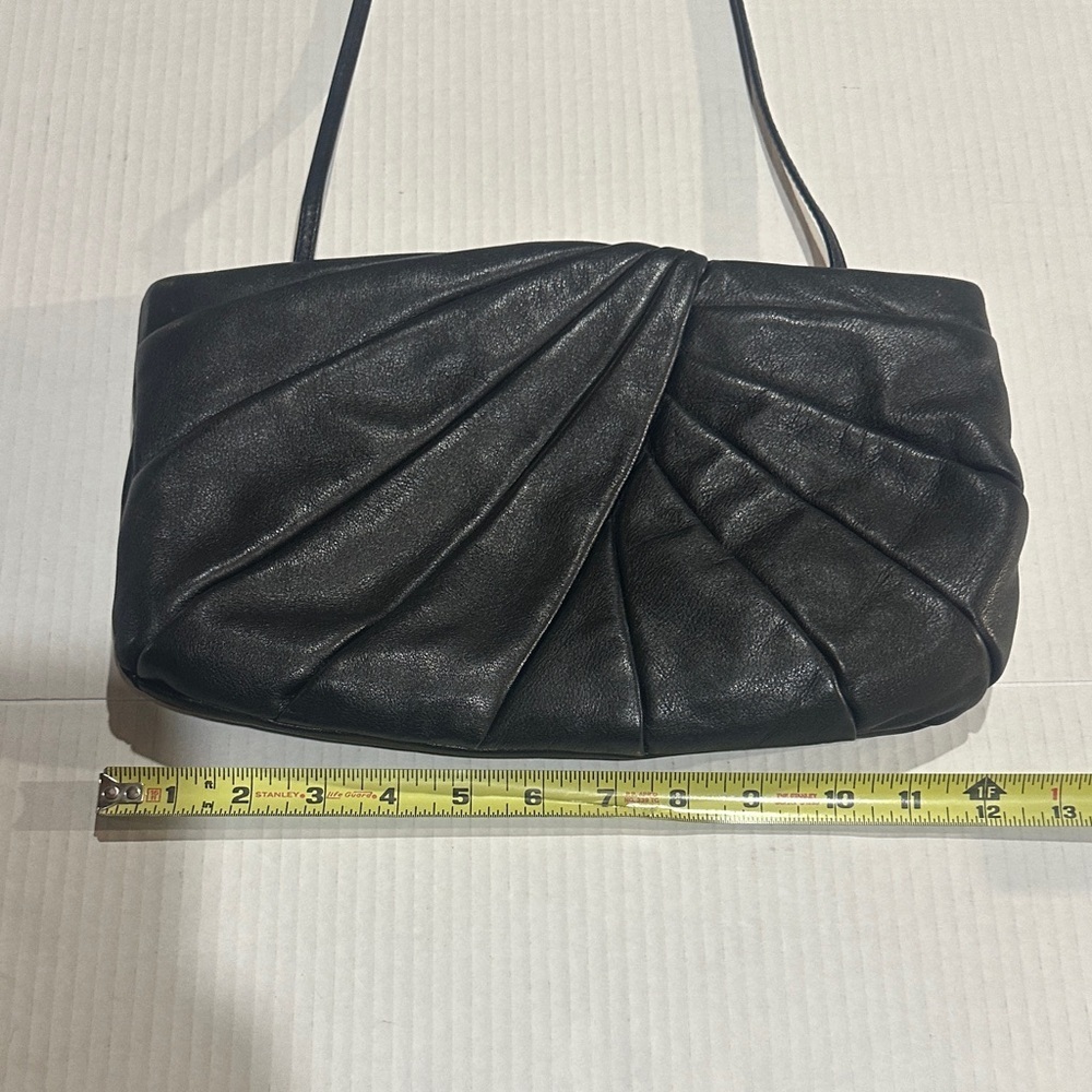 Vintage Brio! Pleated clutch or crossbody Elegant Black Leather Bag pops open - Picture 2 of 10
